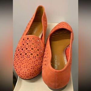 Naturalizer flat shoes